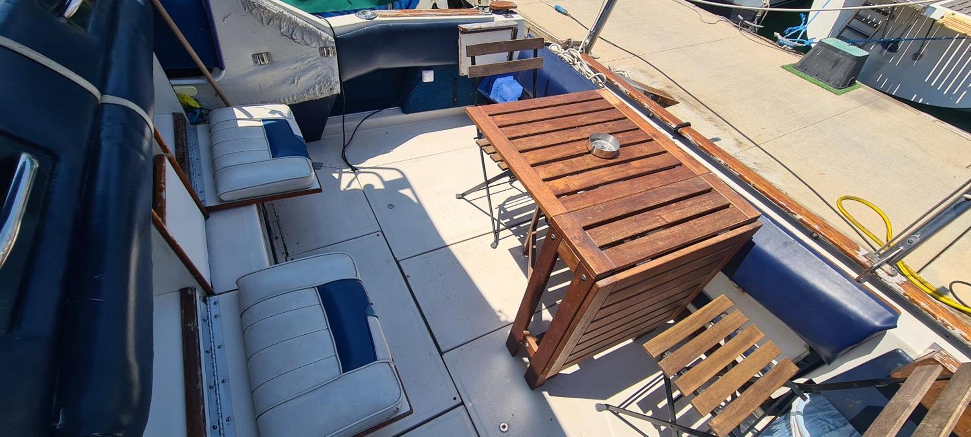 Boat To Sleep In Barcelona Hotel Sant Adria de Besos Luaran gambar